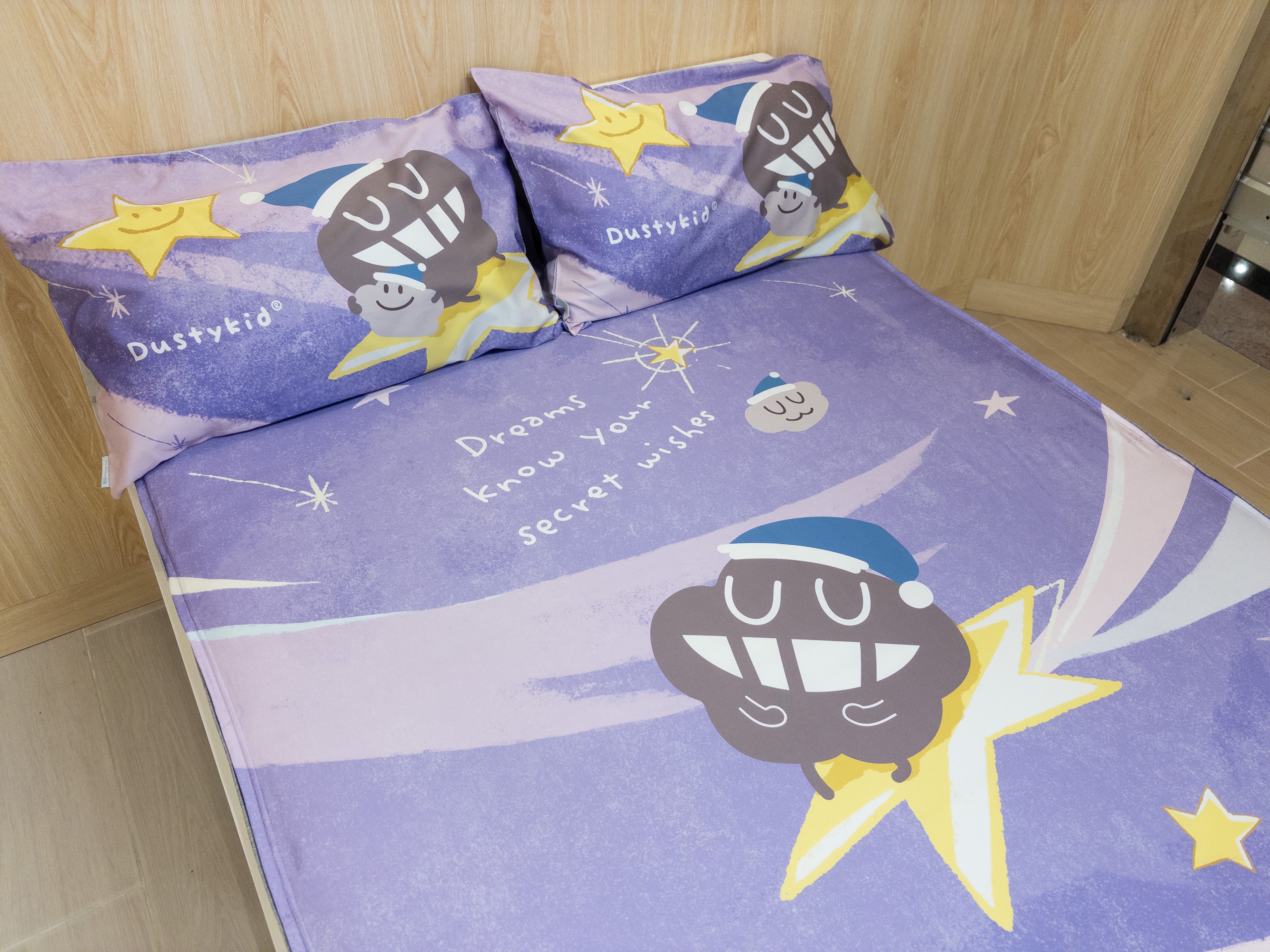 Bed sheet with two pillowcases | 100% cotton (Gen. 2) | Dustykid® Purple Galaxy
